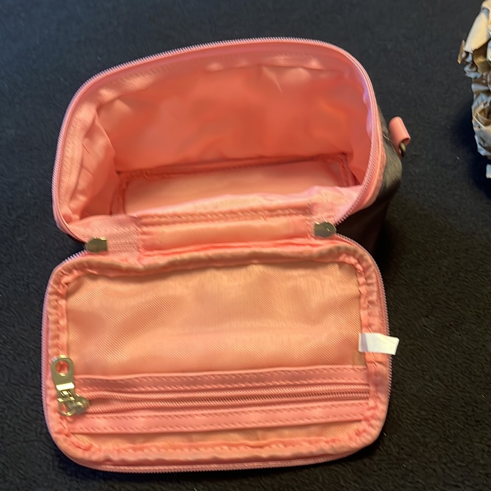 Small Tote - Picture 4 of 10